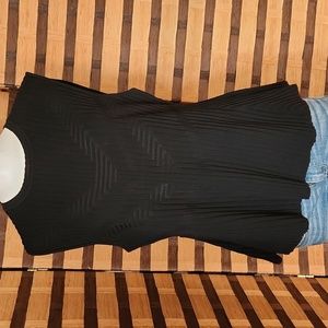 NWT! CeCe flare stretch tank